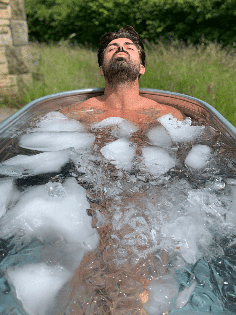 9 Cold Plunge Benefits: Why Experts Are Embracing Ice Baths